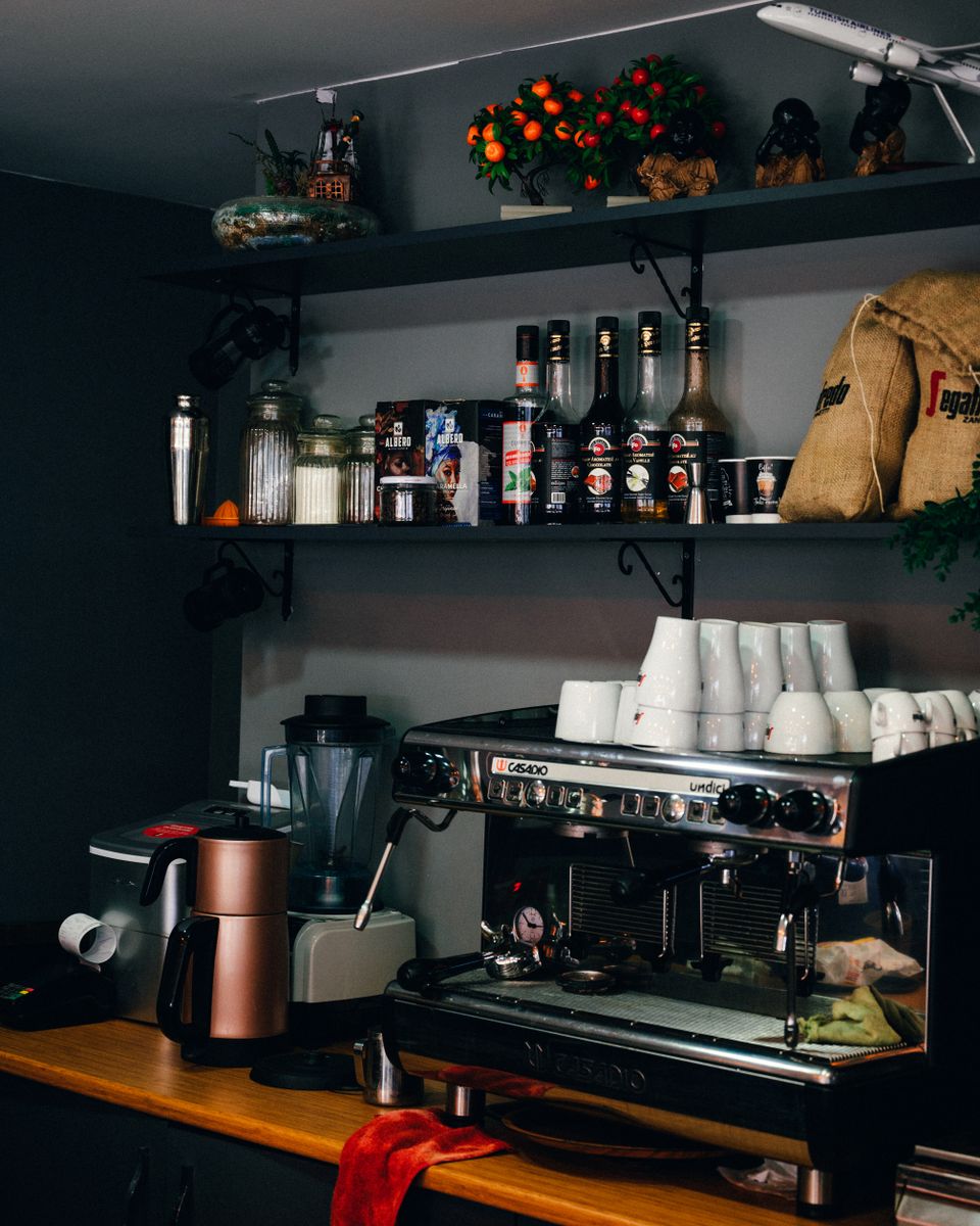 Kaffe og drikkevarer på en café